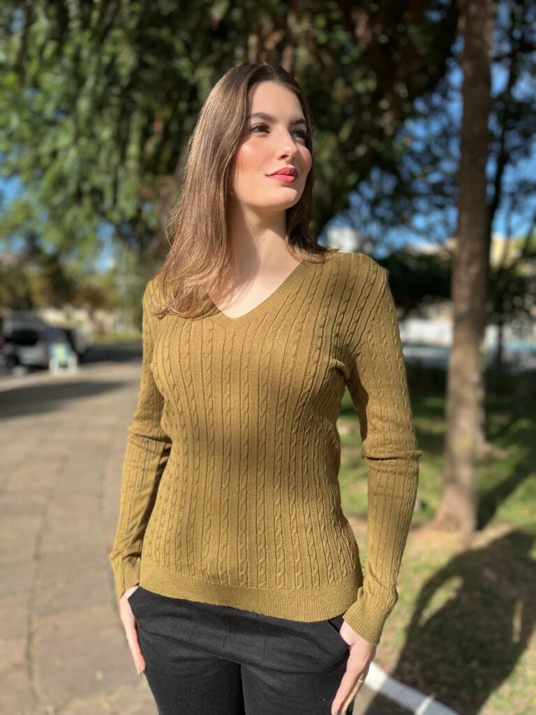 Blusa  Trança com Gola em V -  BF10